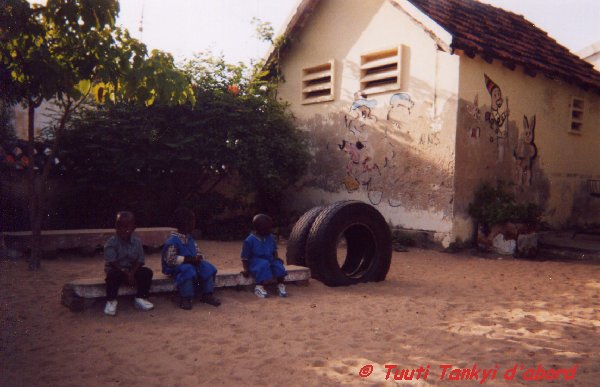 enfants de l'école Ker Maan Nilaan