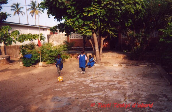 enfants de l'école Ker Maan Nilaan