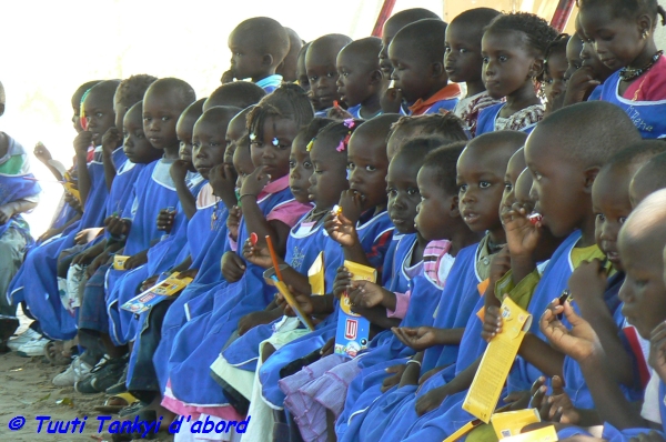 enfants de l'école Ker Maan Nilaan à Joal