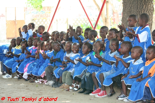 enfants de l'école Ker Maan Nilaan à Joal